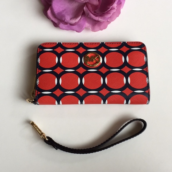 HP 🎉MICHAEL KORS Like New Wristlet Wallet - Picture 6 of 6